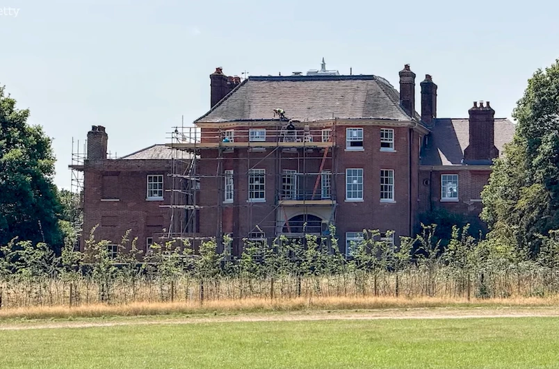 inside forest lodge windsor