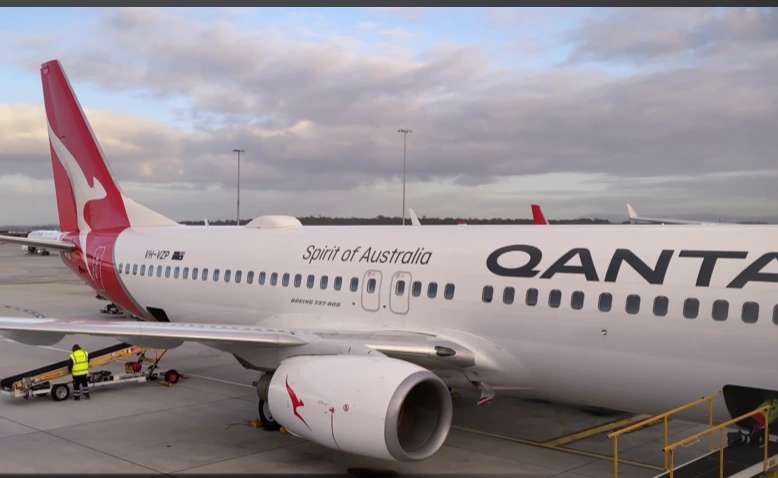 Qantas 737 engine failure