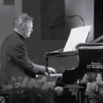 Flying Eagle concert pianist André van Vliet dies at 56