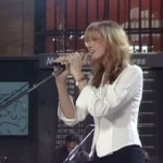 Music Icon Carly Simon Shares Parkinson’s Diagnosis After Years Out of the Spotlight