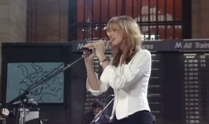 Carly Simon live at grand central station new york